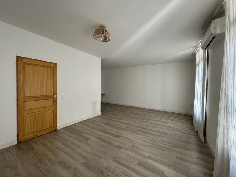 location Appartement Sete - Photo 3