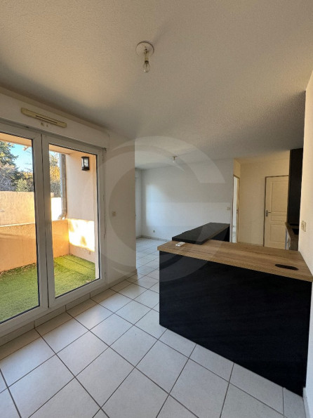 location Appartement Poussan - Photo 3