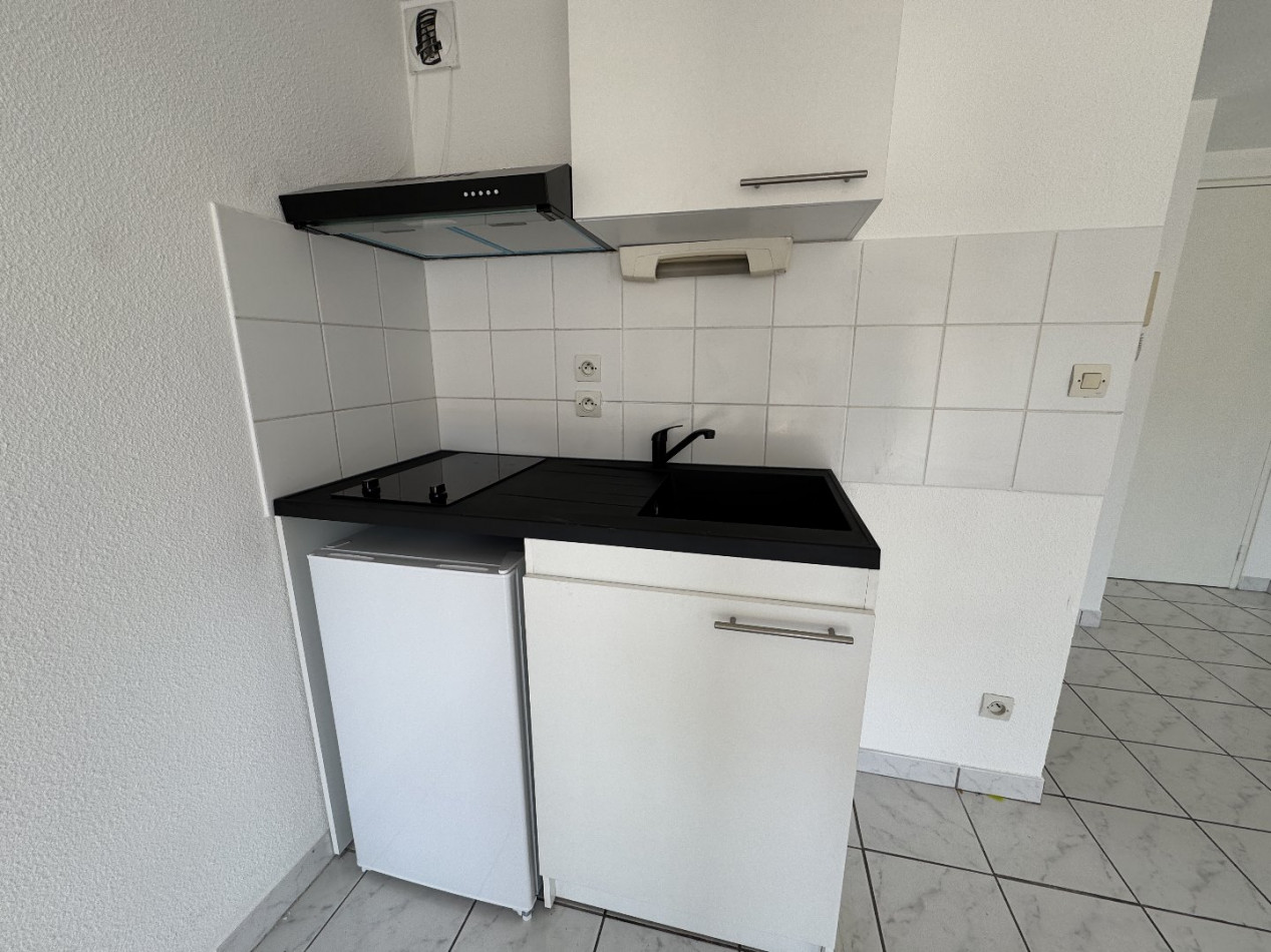 location Appartement Sete - Photo 6