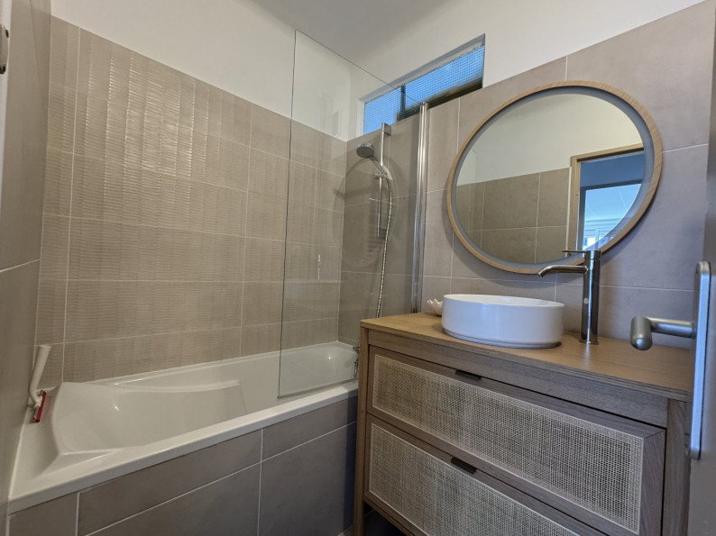 location Appartement rénové Sete - Photo 6