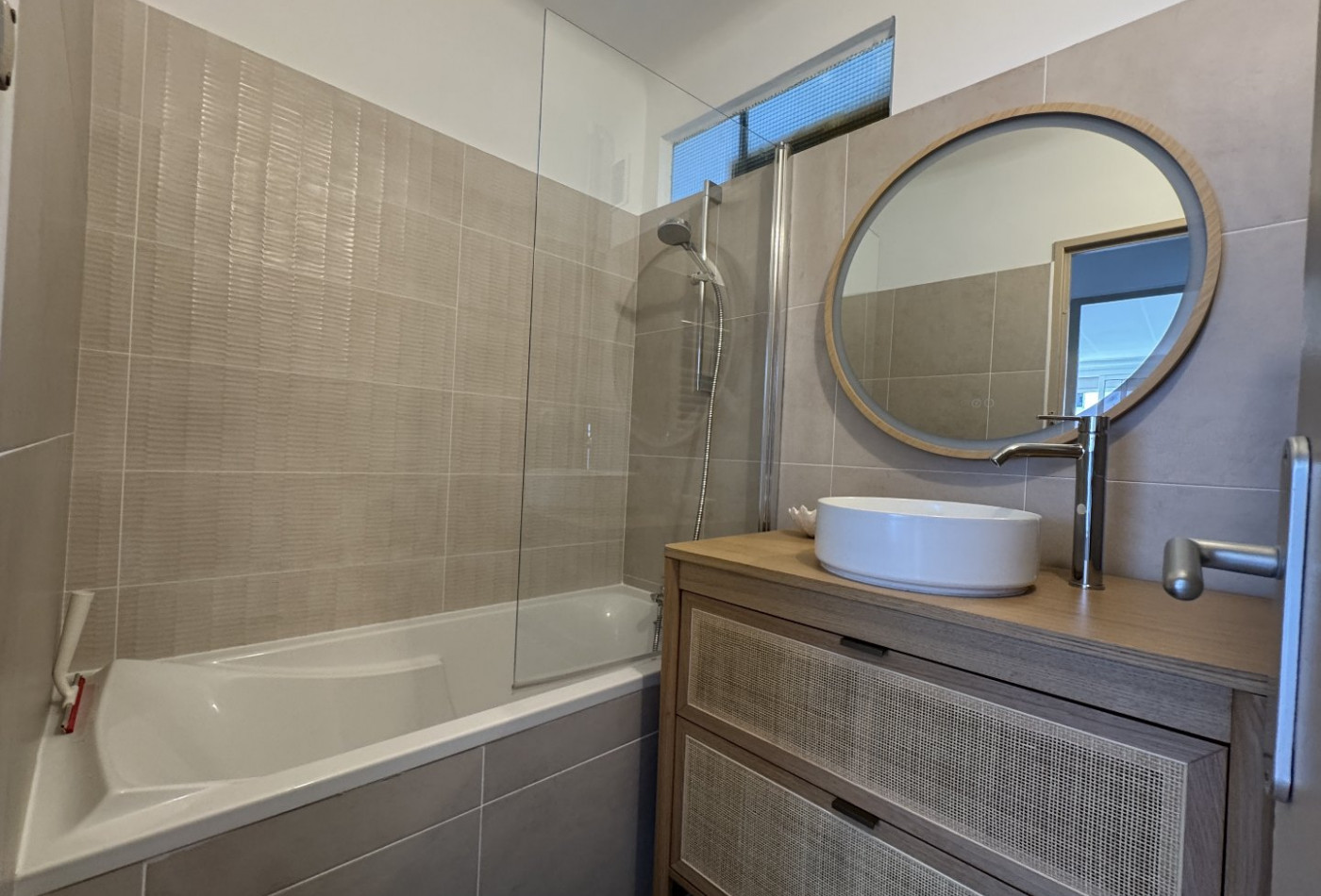 location Appartement rénové Sete - Photo 6