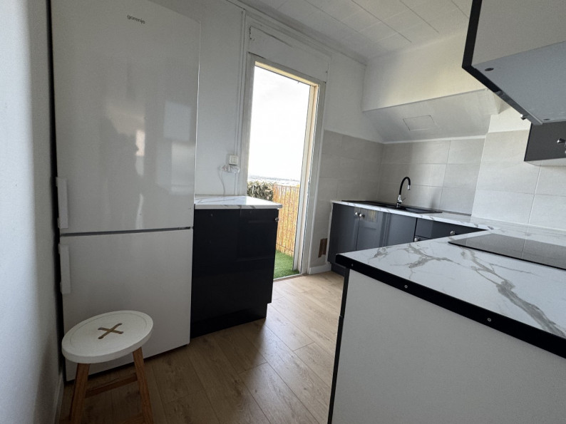 location Appartement rénové Sete - Photo 7