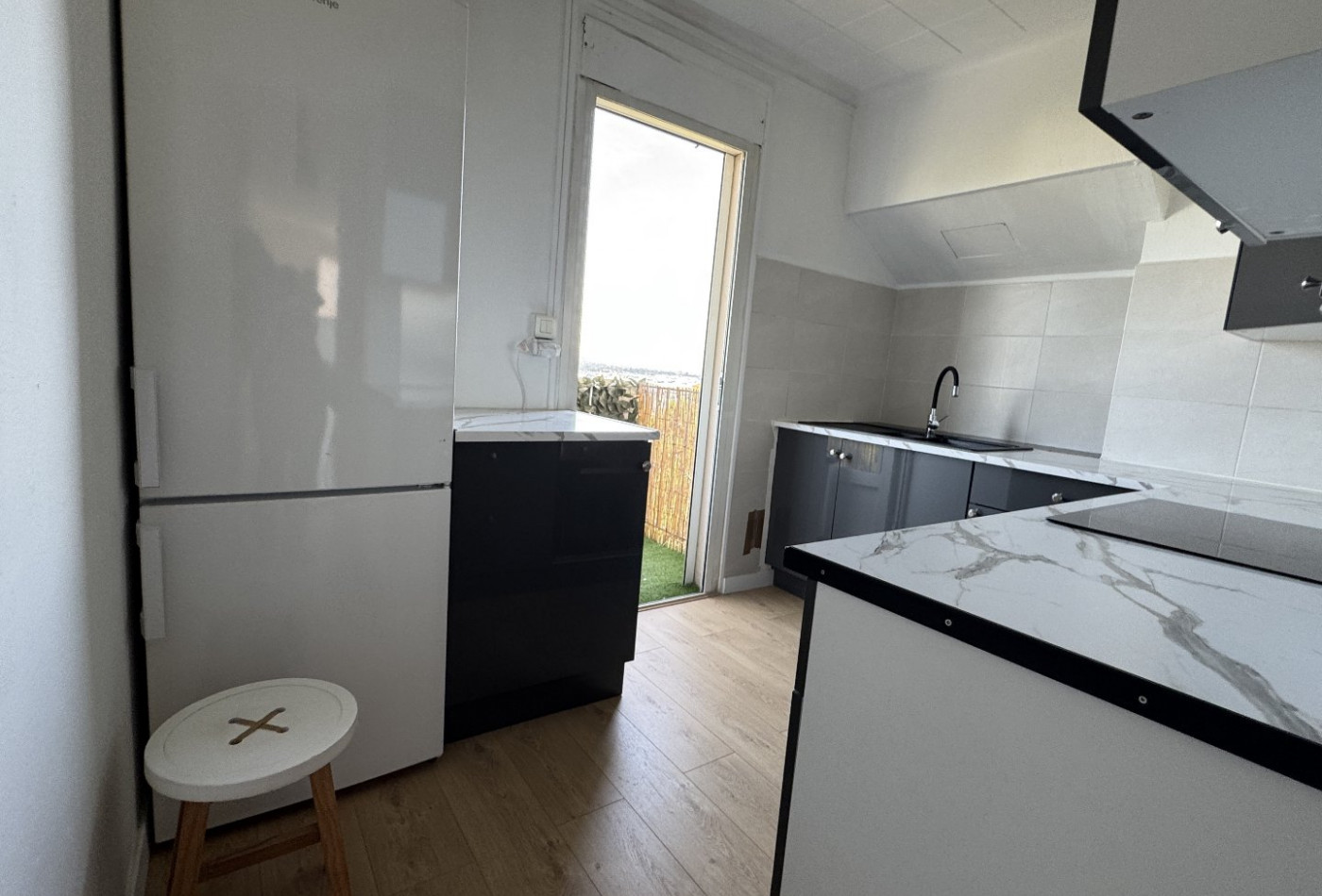 location Appartement rénové Sete - Photo 7