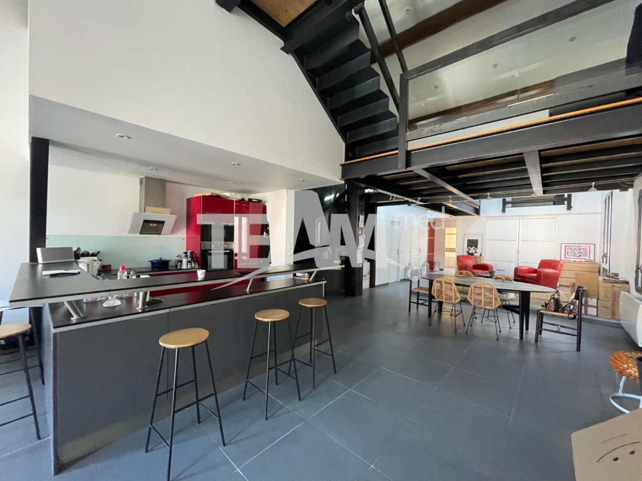 location Loft/atelier/surface Sete - Photo 1