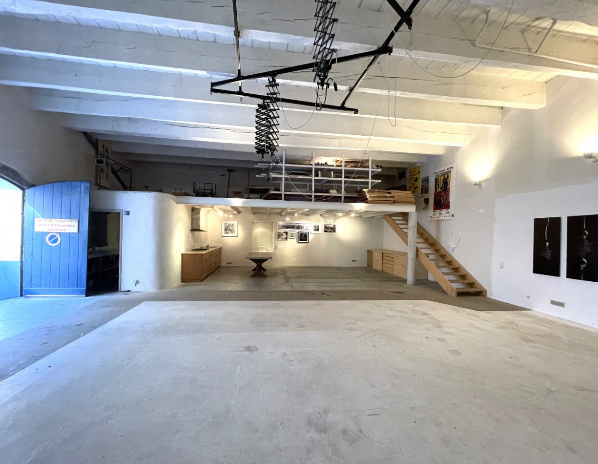à vendre Ateliers et bureaux Sete - Photo 1