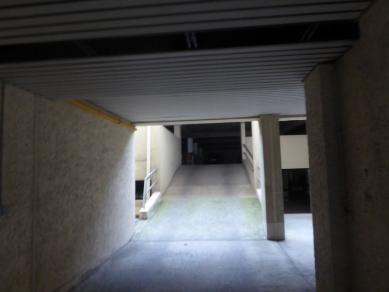 location Parking intérieur Sete - Photo 3