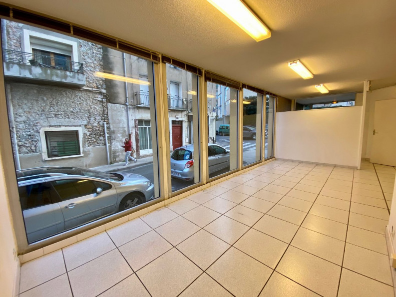 à louer Bureau Sete - Photo 2