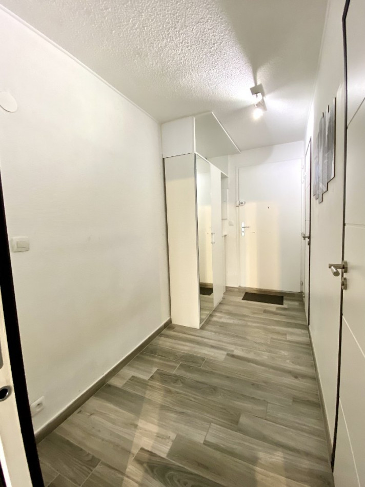 location Appartement en rez de jardin Sete - Photo 7