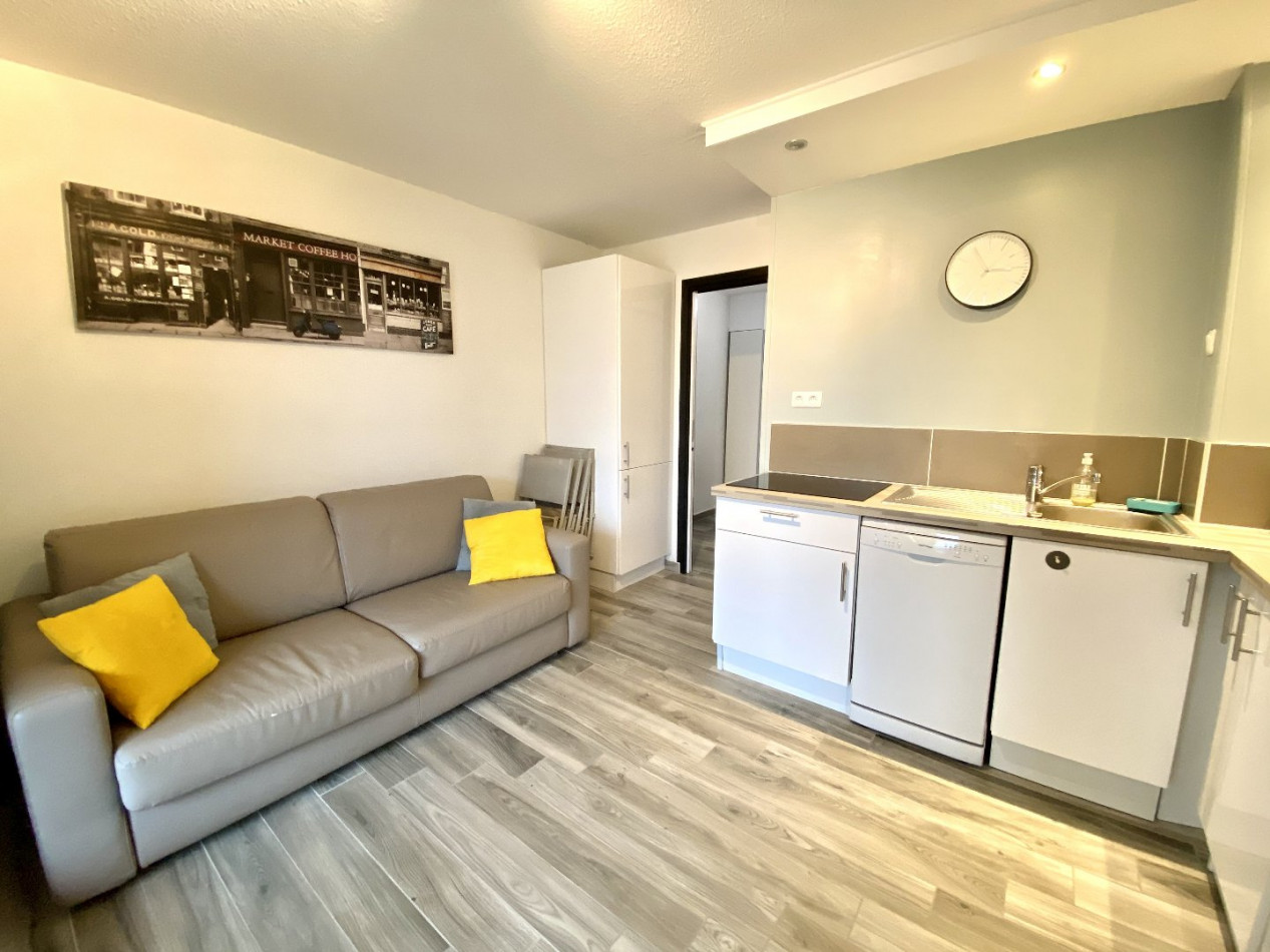 location Appartement en rez de jardin Sete - Photo 3