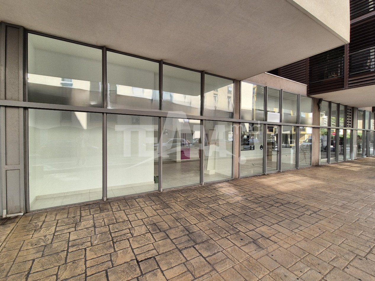 location Local commercial Sete - Photo 2