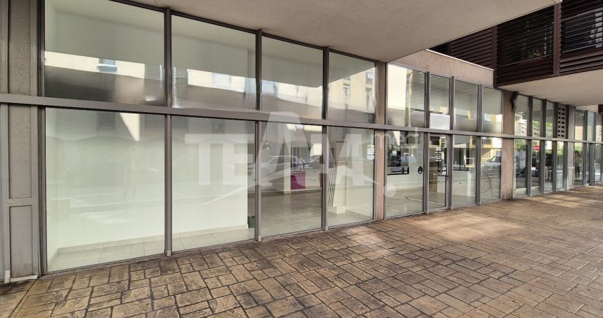 location Local commercial Sete