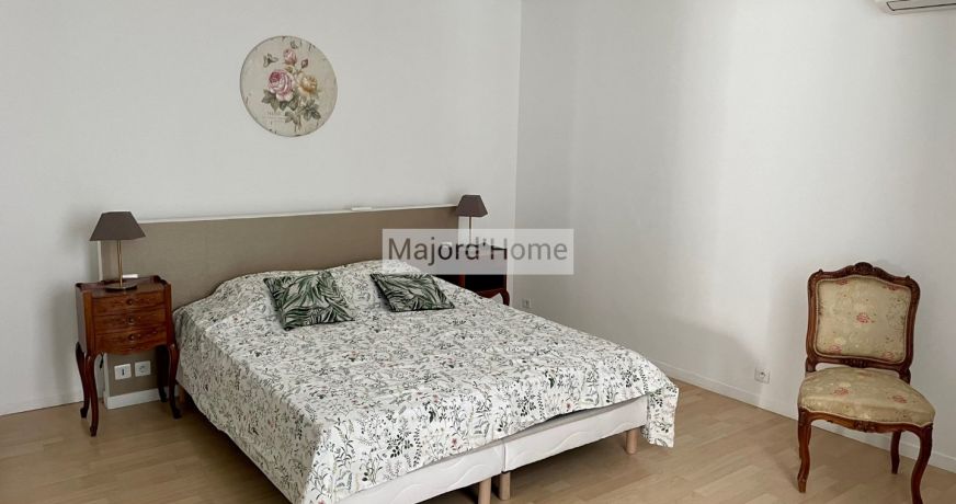 location Appartement ancien Nimes