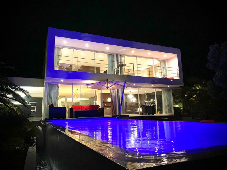 en location saisonnière Villa Sete - Photo 1