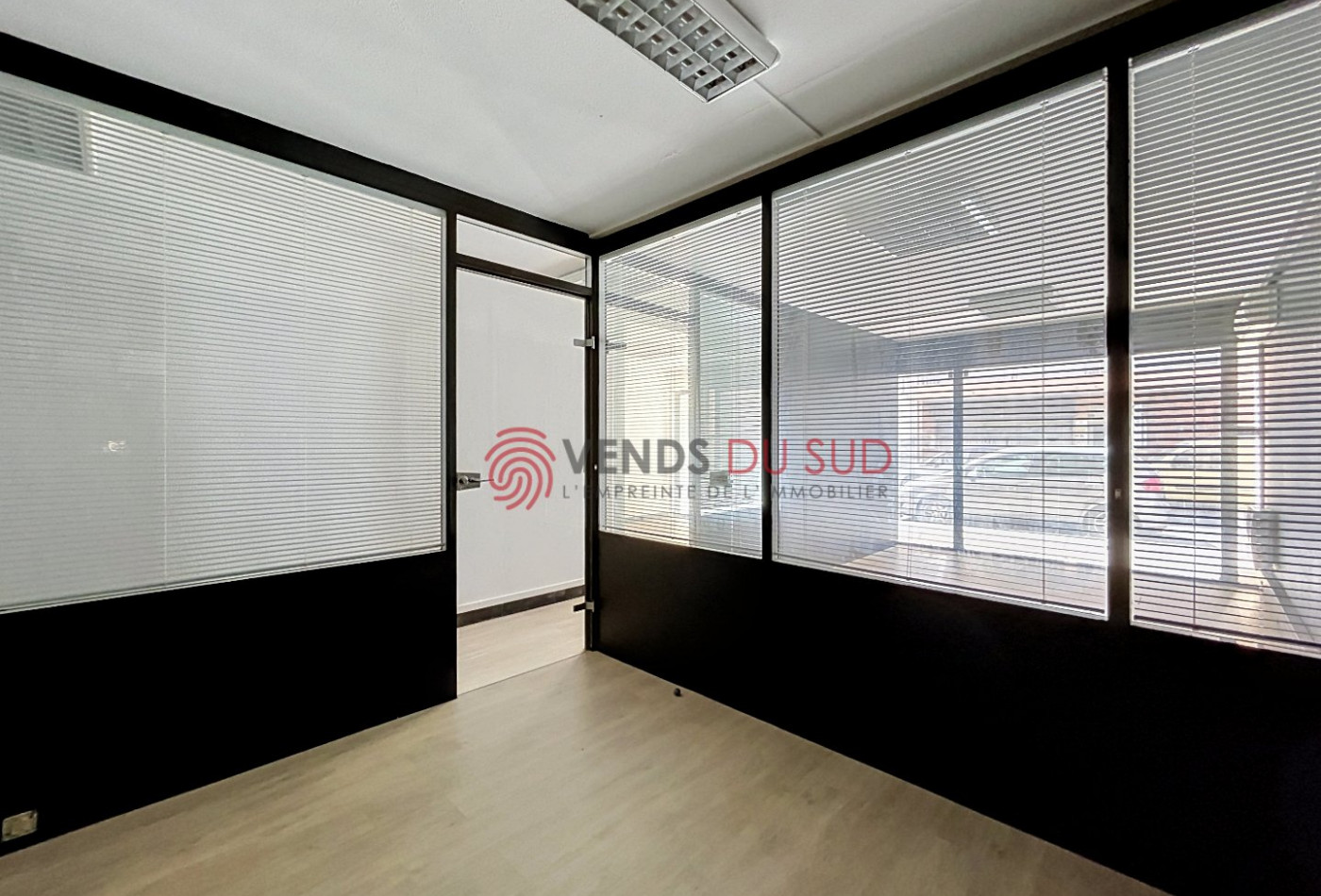 location Local commercial Beziers - Photo 2