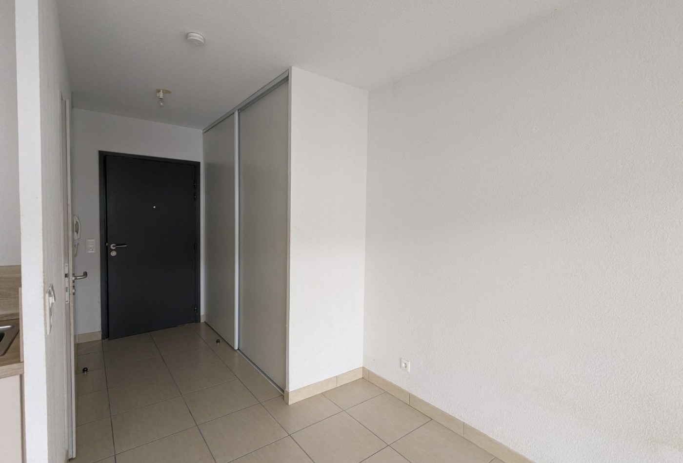 location Studio Boujan Sur Libron - Photo 1