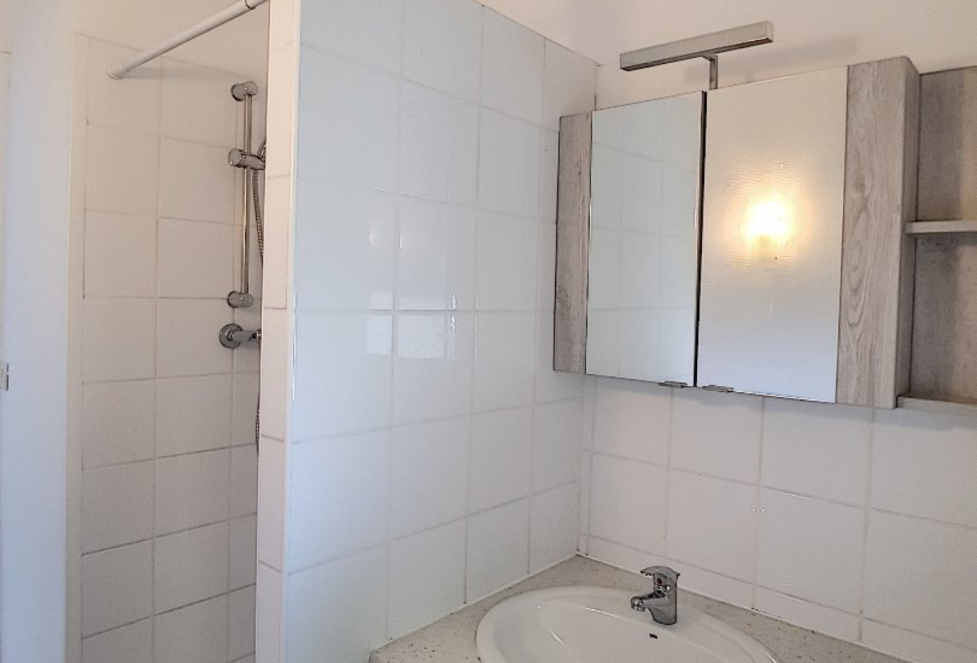 location Appartement rénové Beziers - Photo 3