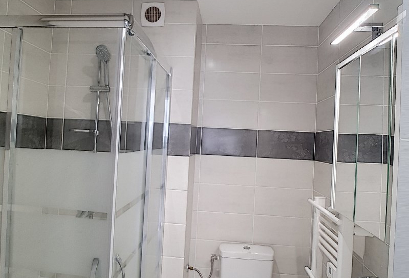 location Appartement en rez de jardin Valras Plage - Photo 2