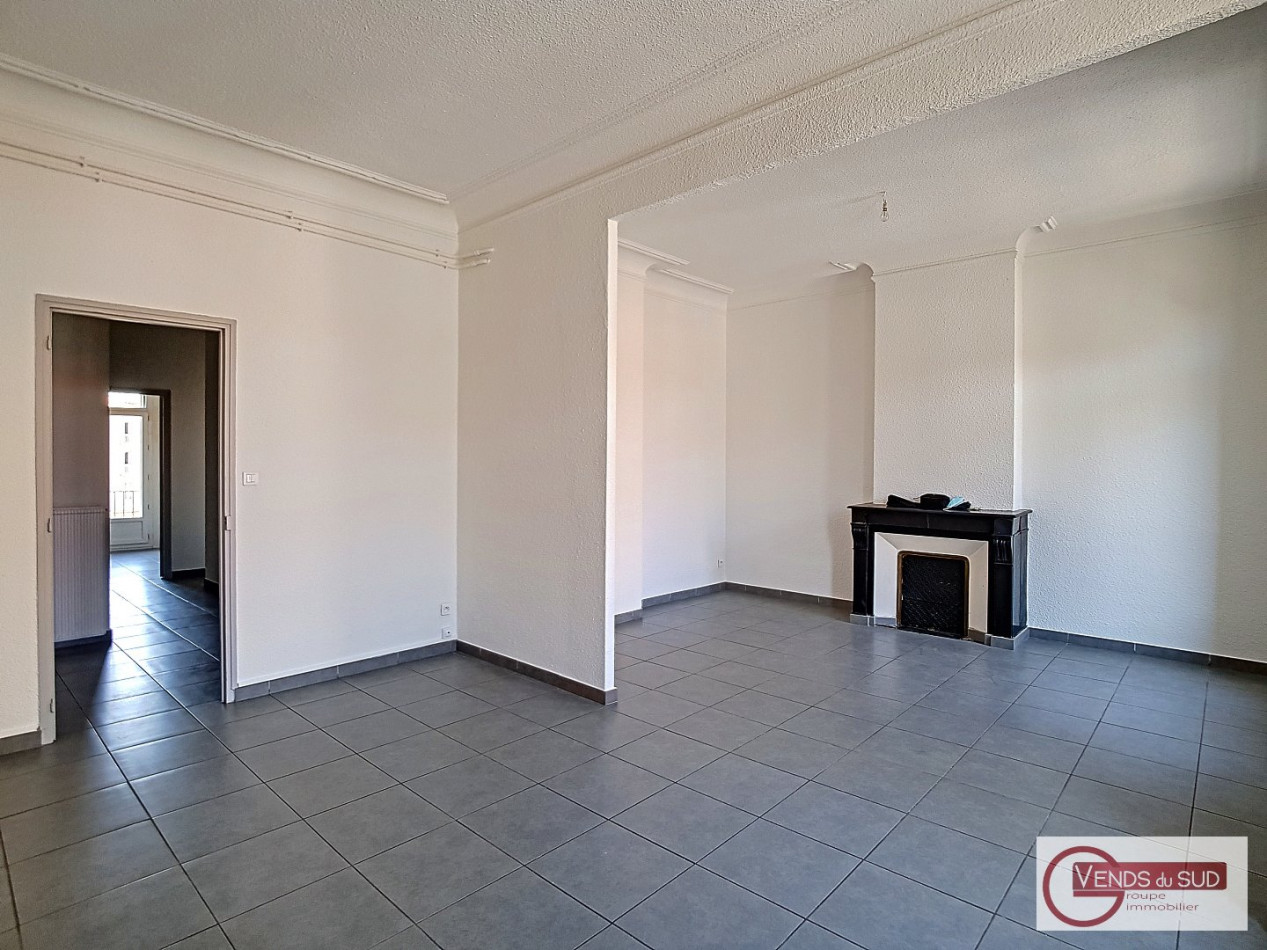 location Appartement rénové Beziers - Photo 1