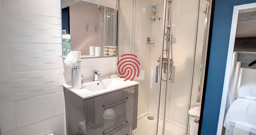 location Appartement mezzanine Vias