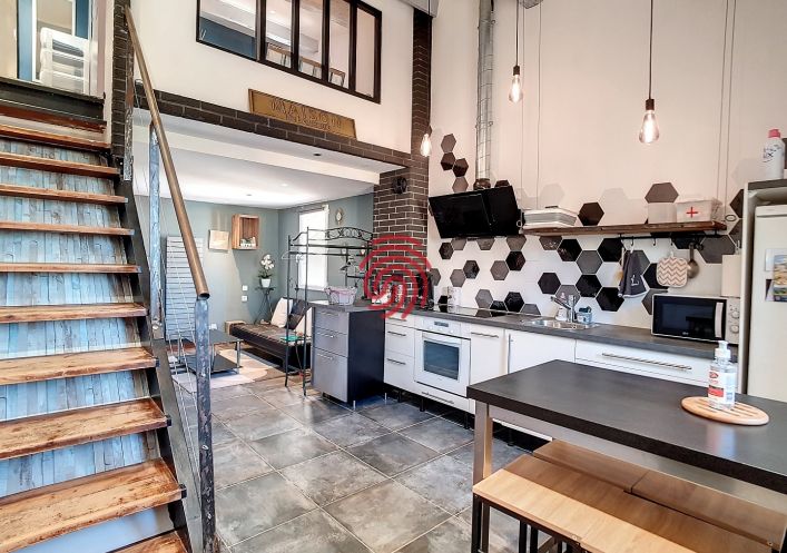 location Appartement mezzanine Vias