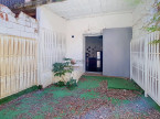 location Local commercial Meze