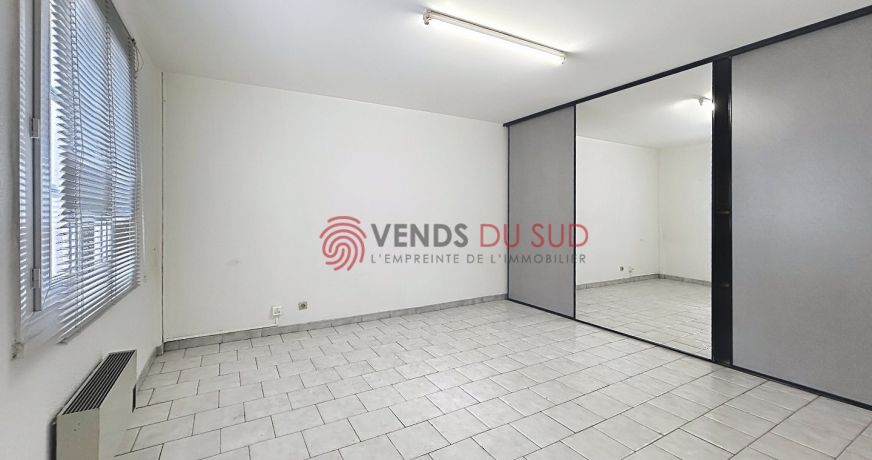 location Hangar Beziers