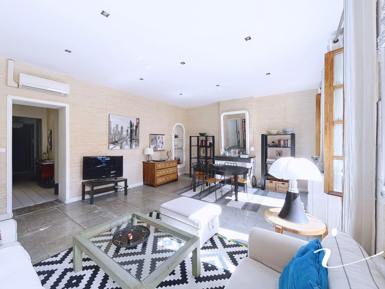 sale Appartement bourgeois Nimes