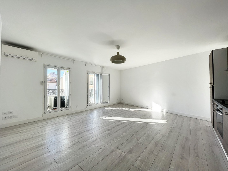 location Appartement rénové Beziers - Photo 2