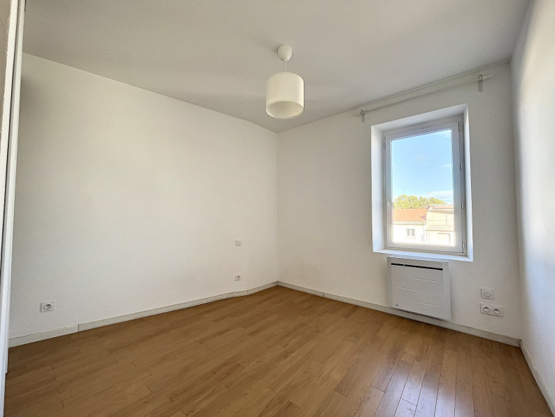 location Appartement rénové Beziers - Photo 4