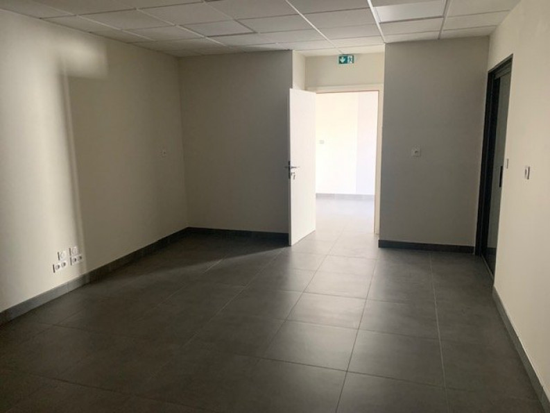 location Bureau Saint Jean De Vedas - Photo 3