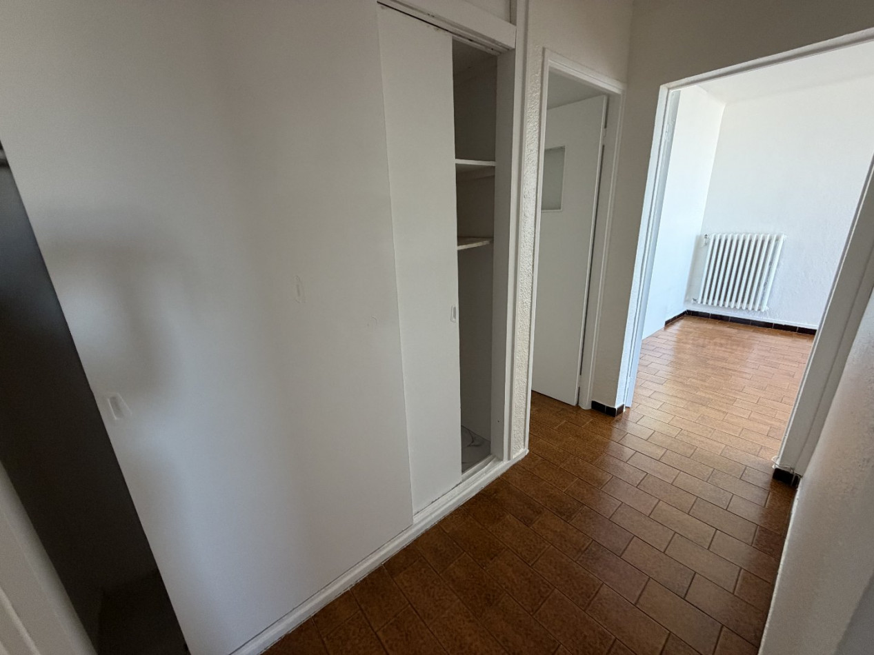 location Appartement Sete - Photo 10