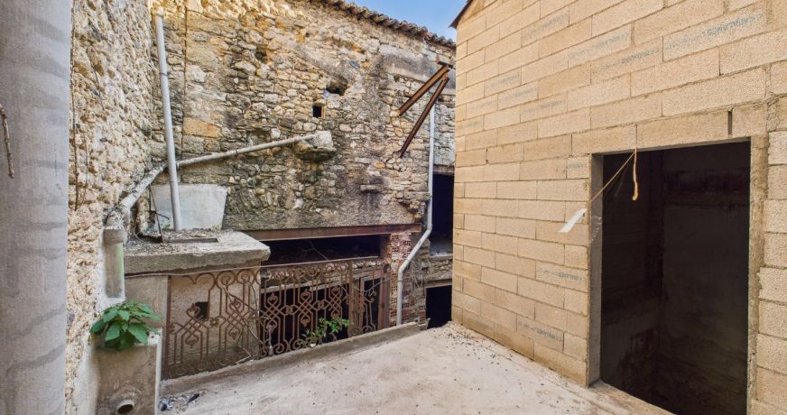 vente Remise en pierre Saint Genies De Fontedit