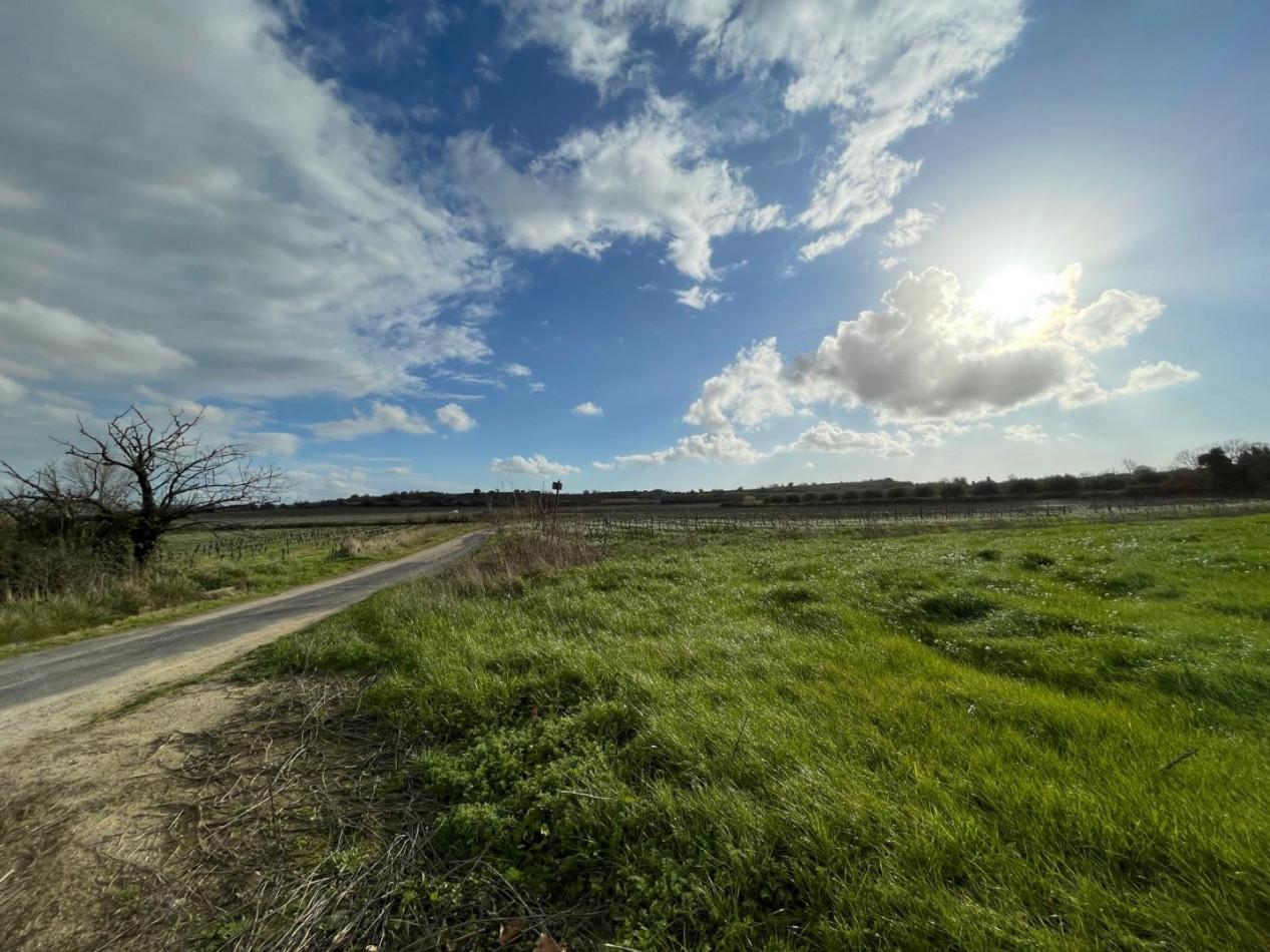 sale Terrain constructible Pouzolles - Photo 1