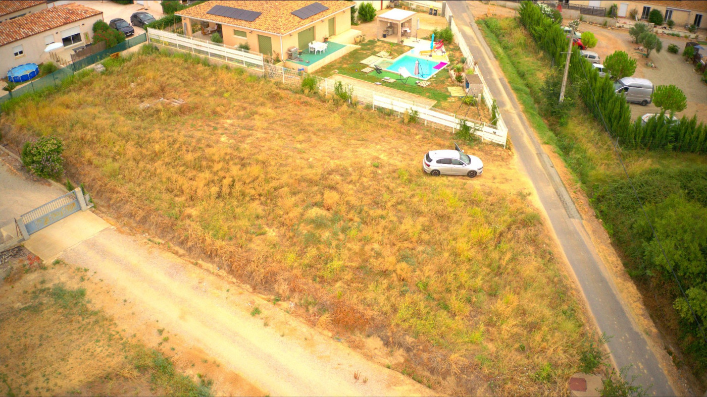 sale Terrain constructible Pouzolles - Photo 2
