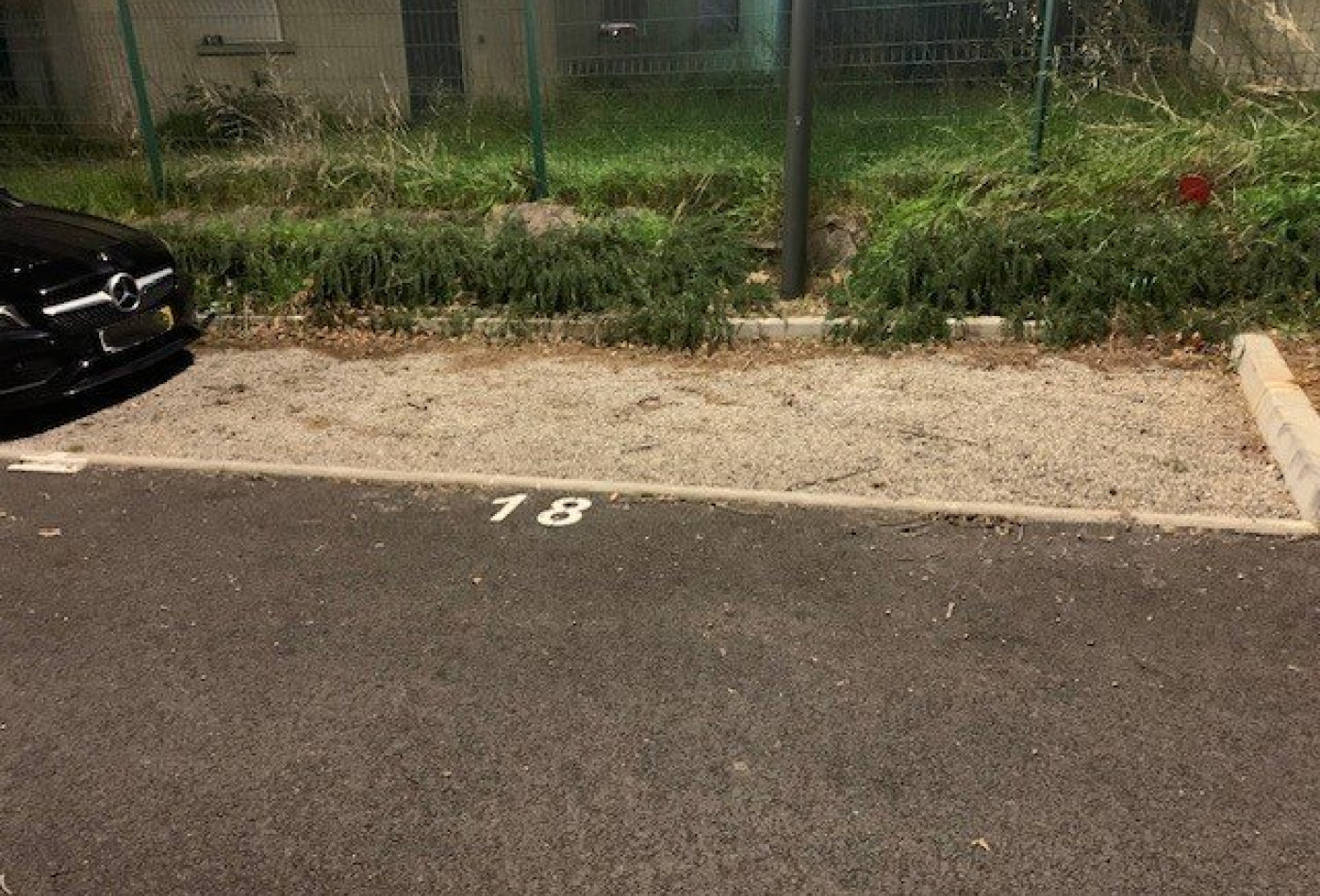 location Parking extérieur Juvignac - Photo 1