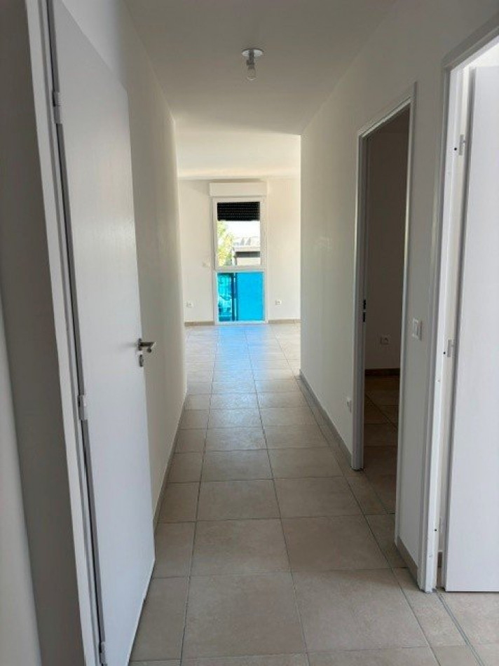 location Appartement Saint Aunes - Photo 7