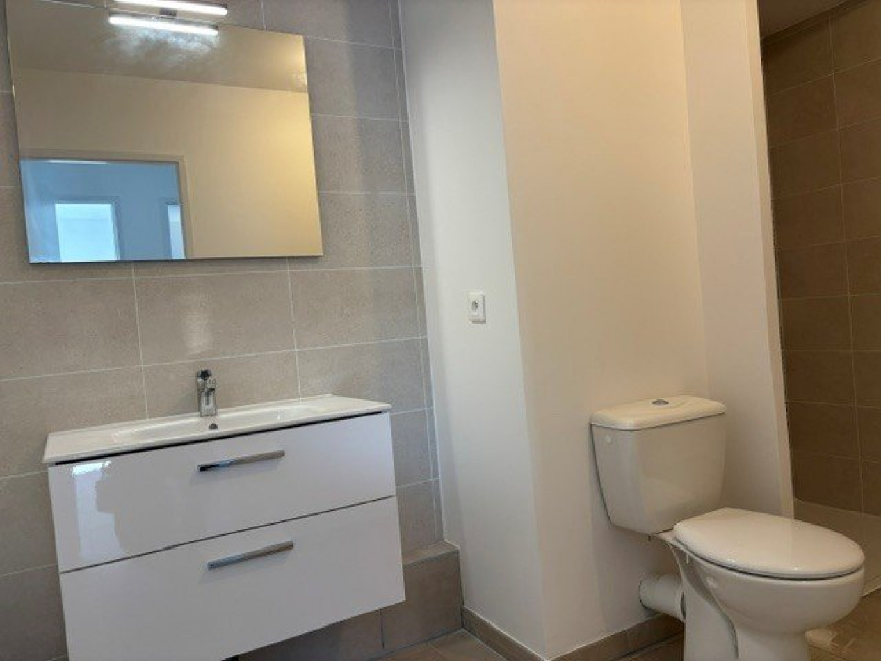 location Appartement Saint Aunes - Photo 8