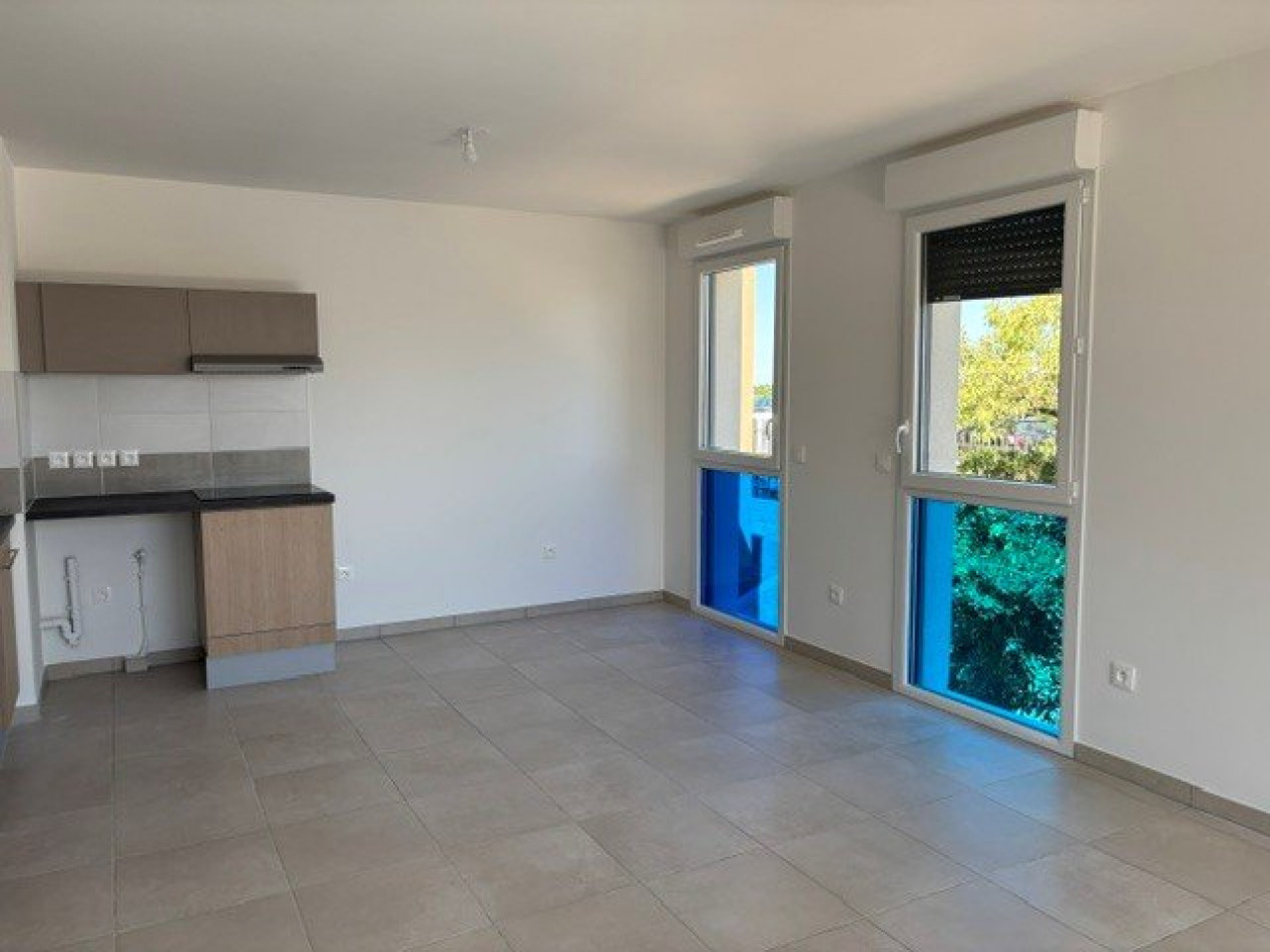 location Appartement Saint Aunes - Photo 2