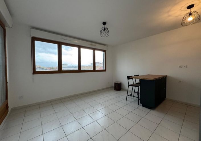 à louer Appartement Lunel