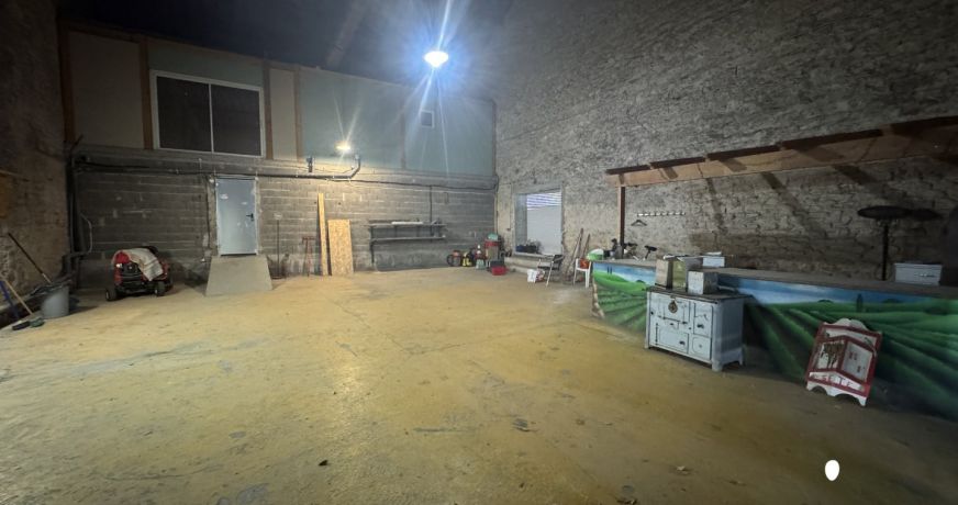 location Hangar Saussan