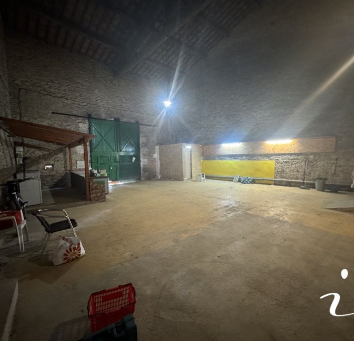 à louer Hangar Saussan