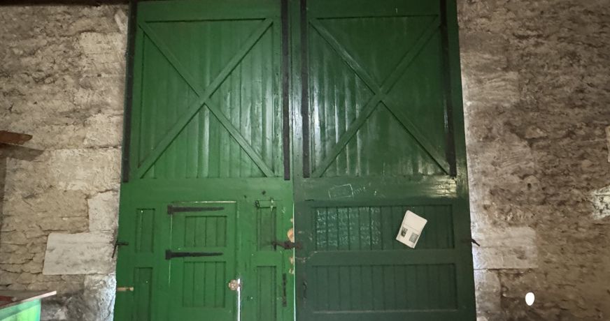 location Hangar Saussan