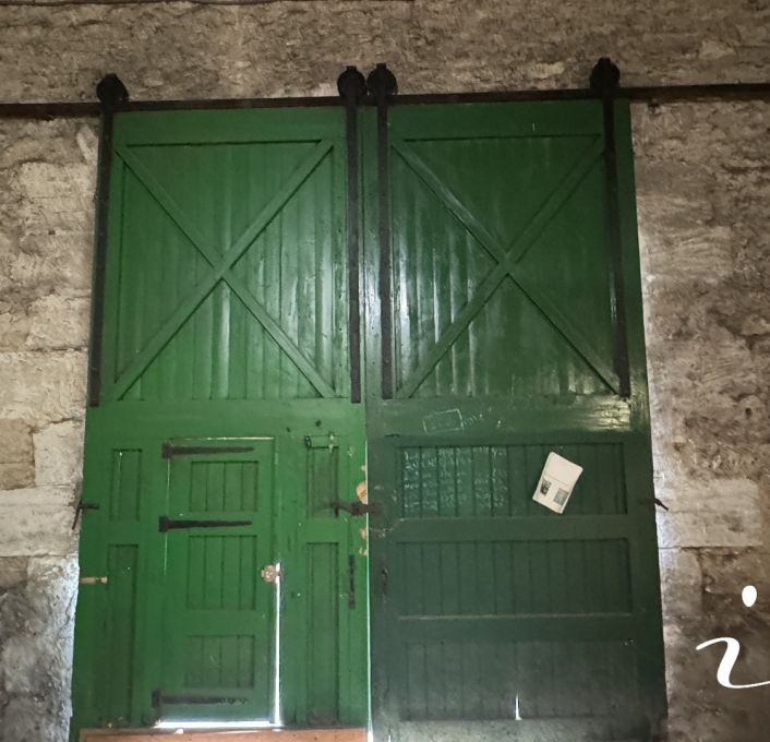 à louer Hangar Saussan