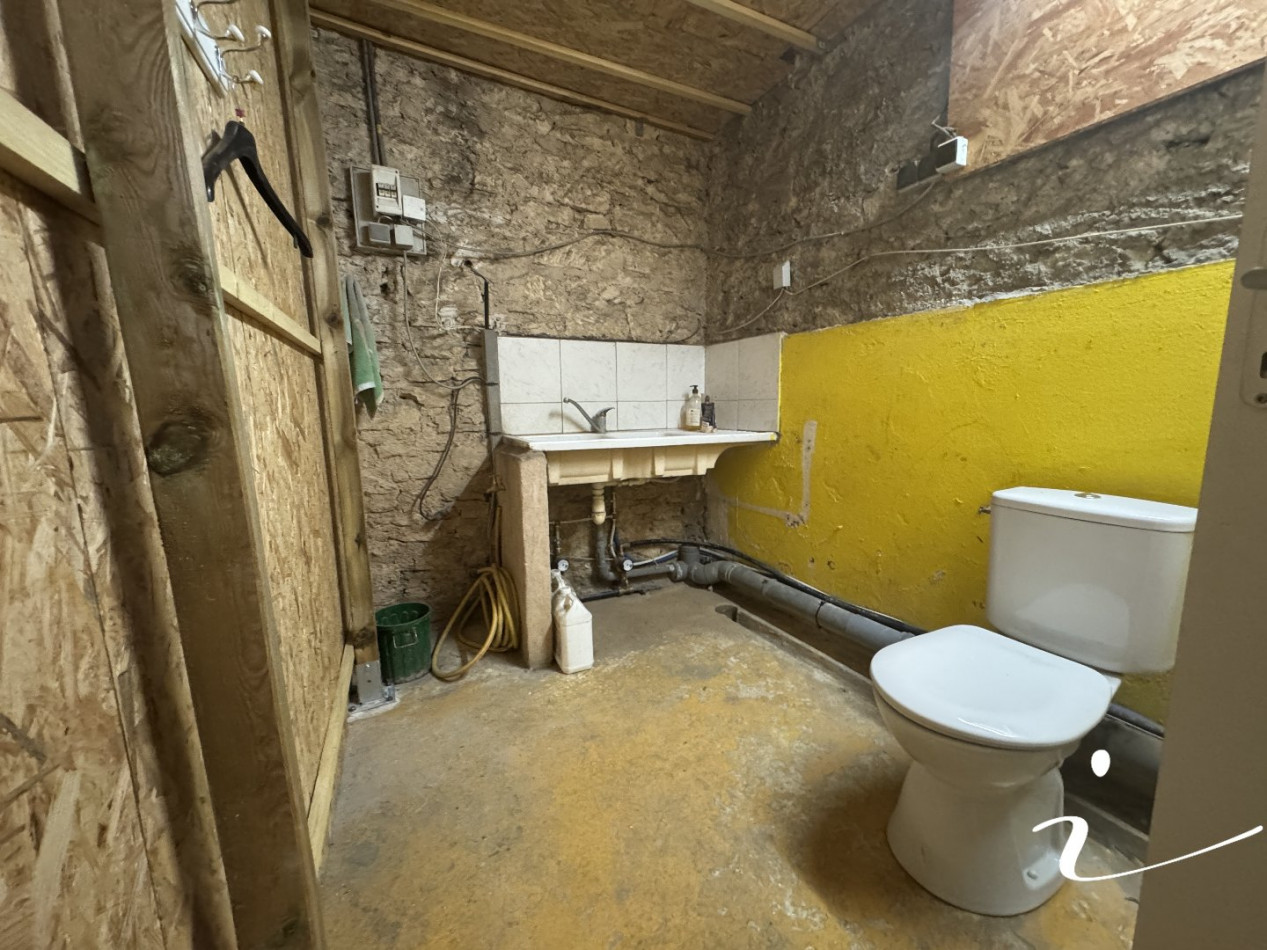 à louer Hangar Saussan - Photo 7