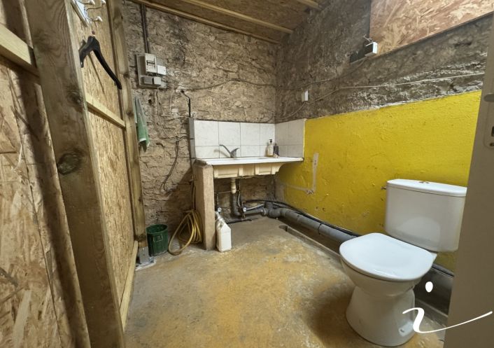 à louer Hangar Saussan