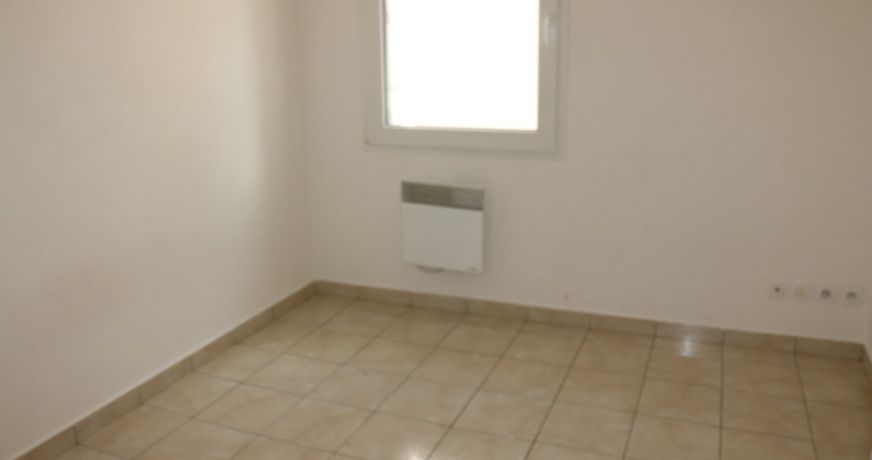 location Appartement Cers