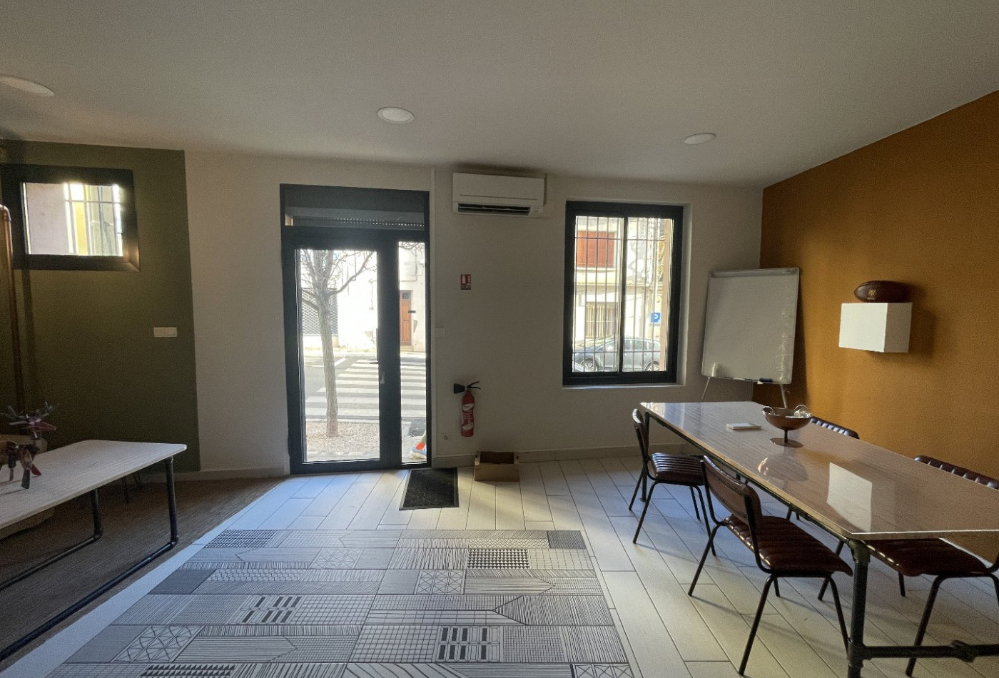 location Ateliers et bureaux Beziers - Photo 1
