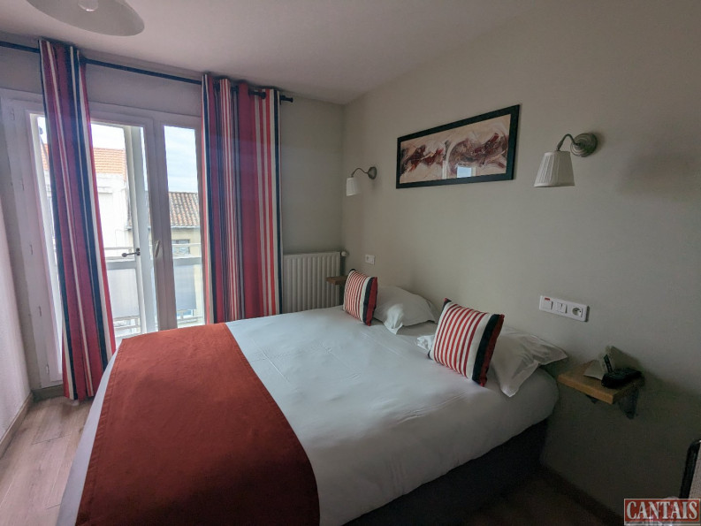 vente Hôtel   bureau Cognac - Photo 1