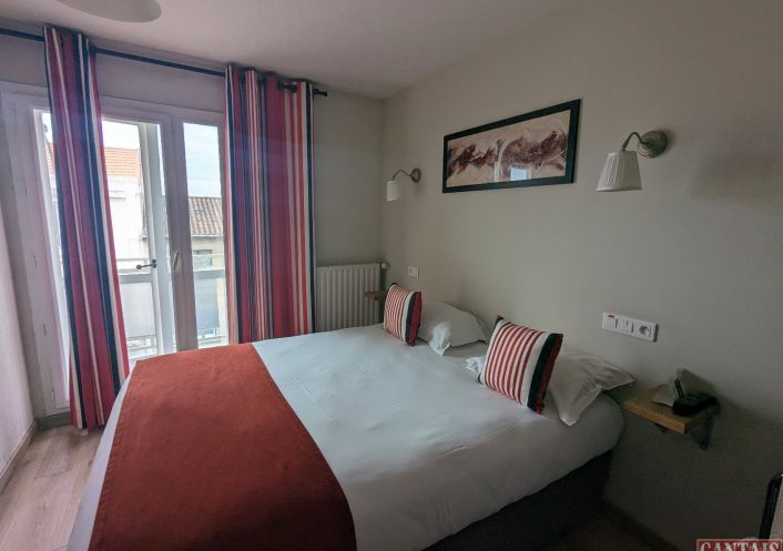 à vendre Hôtel   bureau Cognac