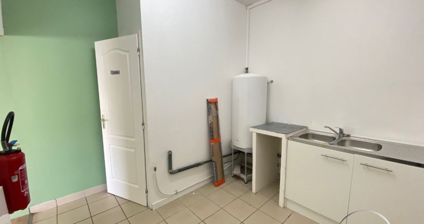 location Local commercial Magalas